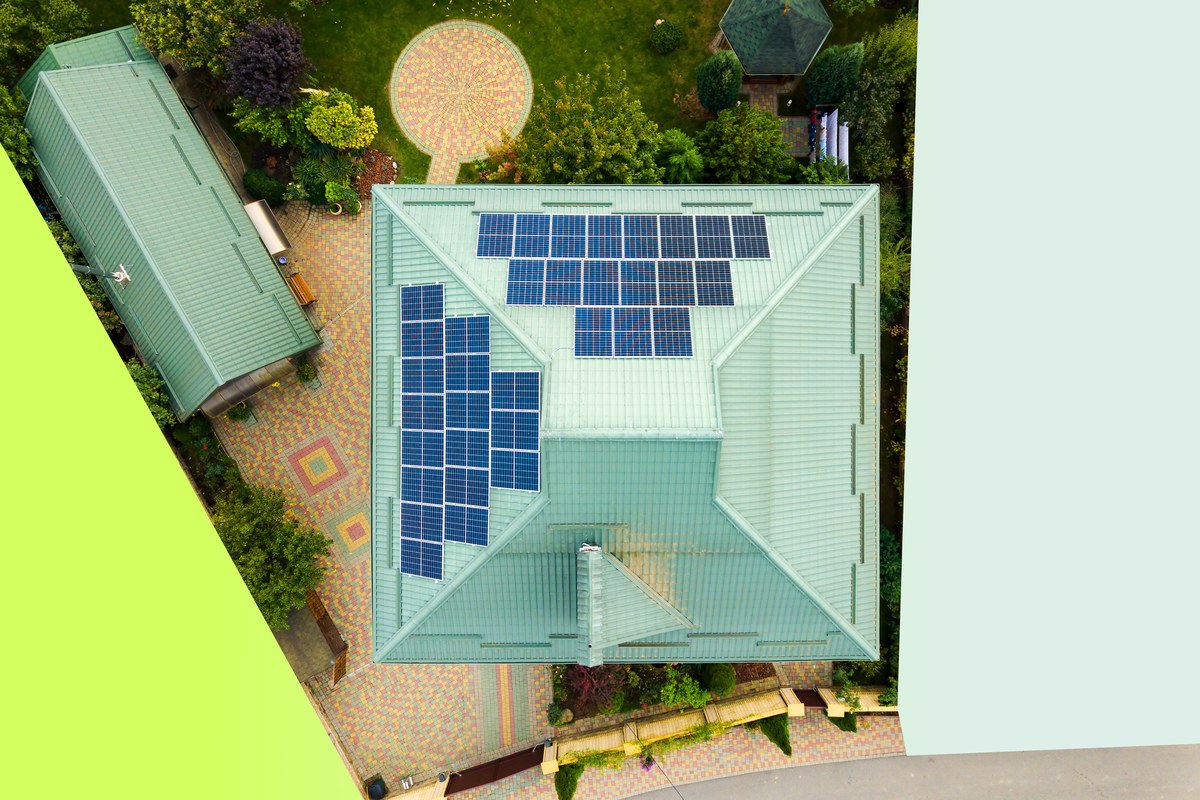 Öffentliches Gebäude mit Photovoltaik-Anlage