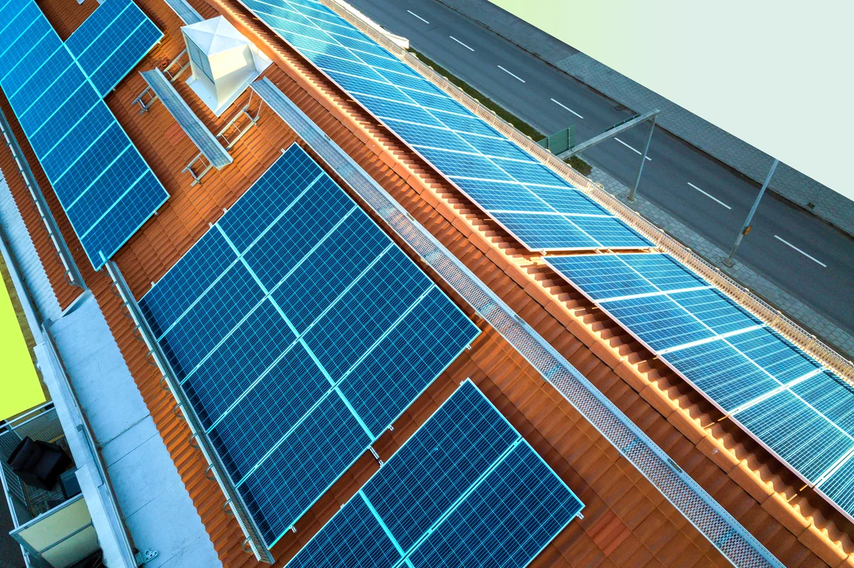 Mehrfamilienhaus mit Photovoltaik-Anlage