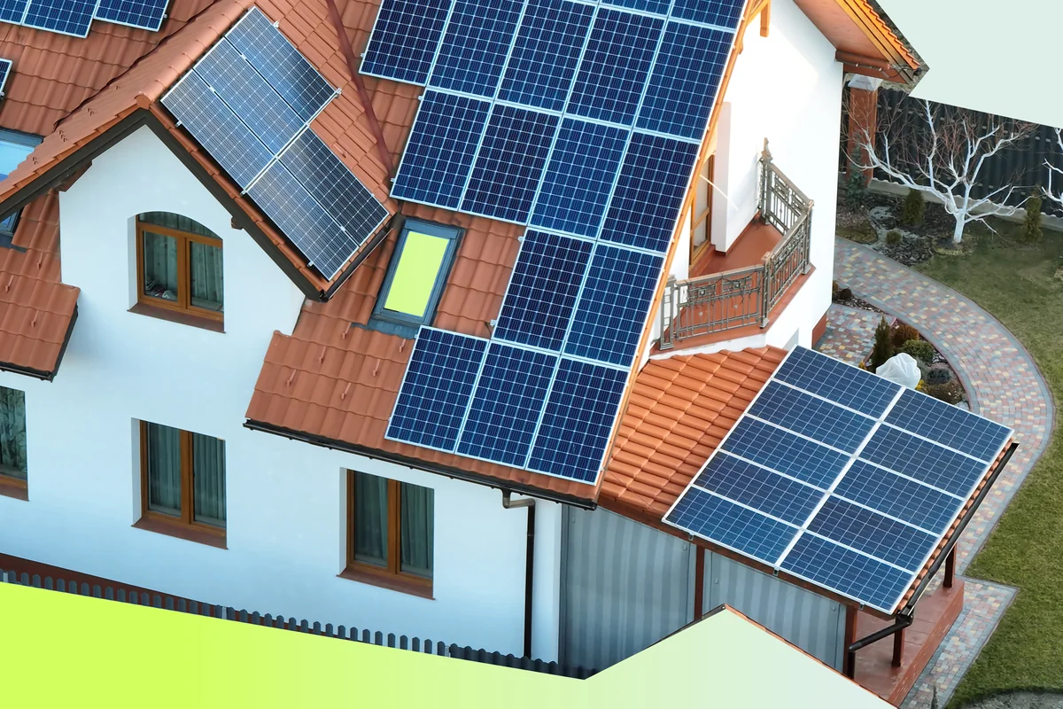 Wohngebäude mit Photovoltaik-Anlage